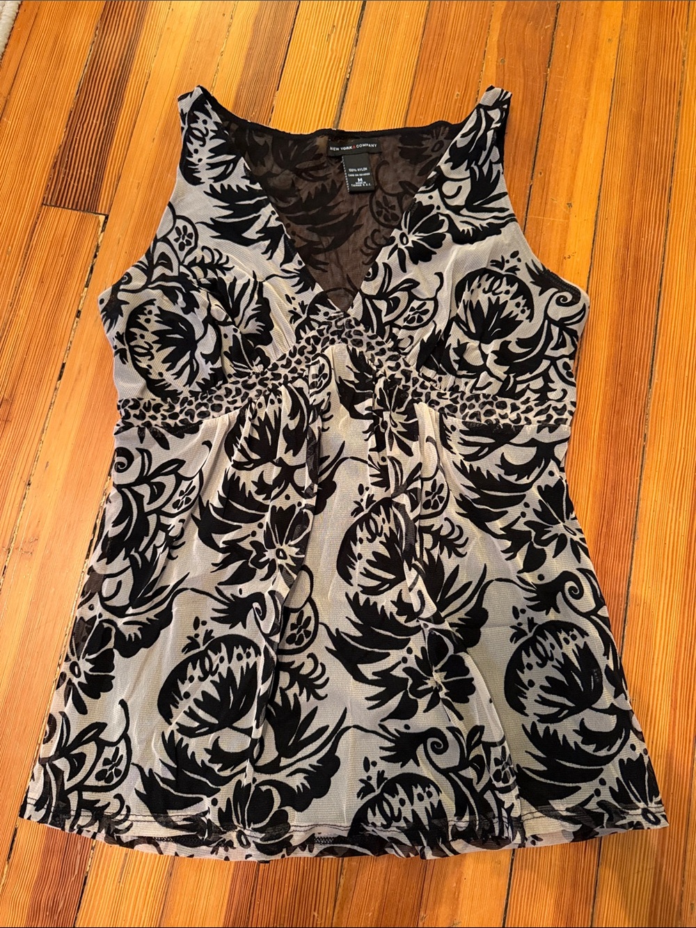 NY Collection Black and Gray Floral Burnout V-Neck Sleeveless Top